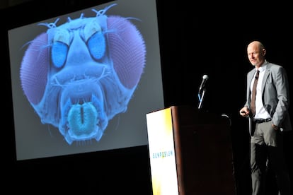 Bill Hansson delivering a talk at the Sunposium Conference.