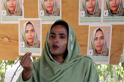 La candidata afgana Fawzia Habibi, durante un mitin electoral ayer en Kabul.