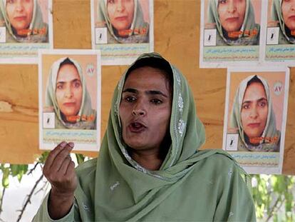 La candidata afgana Fawzia Habibi, durante un mitin electoral ayer en Kabul.