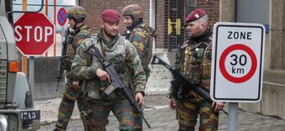 Medidas de seguridad y daños en el aeropuerto de Bruselas Zaventen..