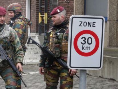 Medidas de seguridad y da&ntilde;os en el aeropuerto de Bruselas Zaventen..