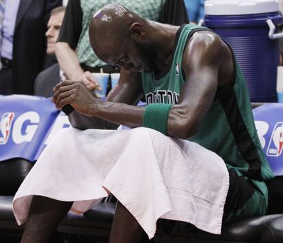 Kevin Garnett, cabizbajo.