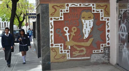 Mural contra la violencia machista en el barrio de Sopocachi de La Paz, Bolivia