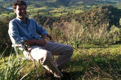 Roque Bergareche Mendoza, en un paraje de la finca familiar de Hornachuelos (C&oacute;rdoba).