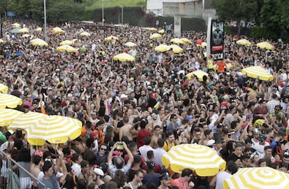 Dez blocos passarão pela avenida 23 de Maio até o fim deste Carnaval. A ideia original era concentrar toda a festa de rua na avenida, mas a proposta foi criticada pelos organizadores dos blocos.