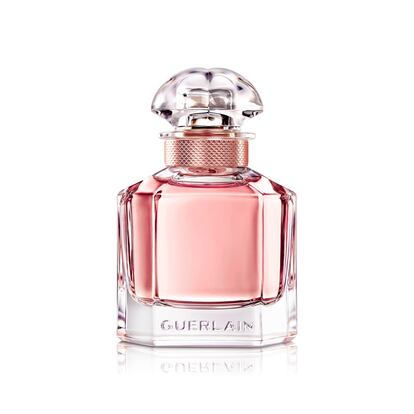 Si buscas una nueva fragancia en la que invertir aprovechando los descuentos, Mon Guerlain Eau de Parfum Florale es una opción 10. Es de Guerlain, se ha creado como un homenaje a la feminidad contemporánea y las mujeres fuertes y libres, y tiene un 30% de descuento en Sephora.