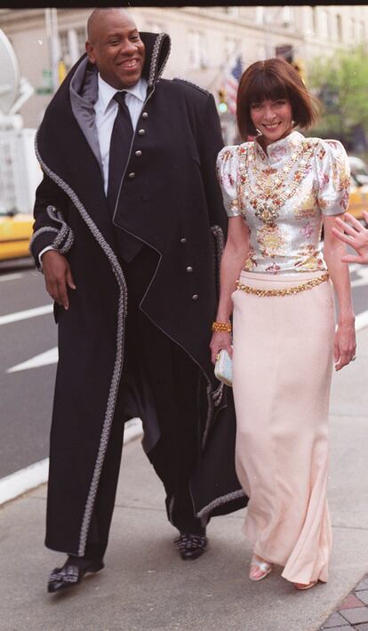 En 2001 con Anna Wintour, directora de Vogue USA. Fue su mano derecha durante décadas, pero su relación acabó de forma tormentosa. 
