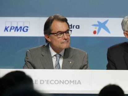 El presidente de la Generalitat, Artur Mas, junto al presidente del C&iacute;rculo de Econom&iacute;a, Ant&oacute;n Costas. 