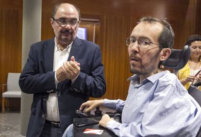 Javier Lamb&aacute;n (i) y Pablo Echenique (d), el pasado d&iacute;a 24 en Zaragoza.