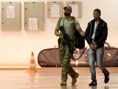 La policía brasileña arresta a un supuesto terrorista en el aeropuerto de Brasilia.