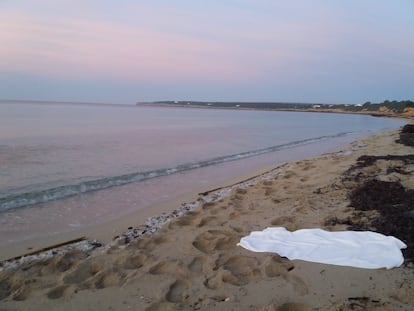 Playa de Migjorn en Formentera, el lunes de la entrada en Fase 1 de desconfinamiento.