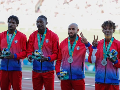 El equipo cubano de relevos, durante los Juegos Panamericanos 2023, en el Estadio Nacional en Santiago, el pasado 3 de noviembre.