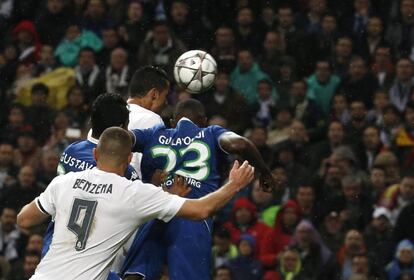 De cabeza a semifinales. Momento del remate de Cristiano para hacer el segundo gol e igualar la eliminatoria.