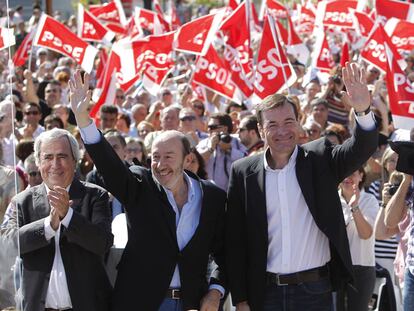 Rubalcaba en un mitín en Alcorcón