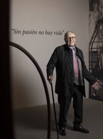El escultor Martín Chirino, en la inauguración de su exposición en la galería Marlborough de Madrid.