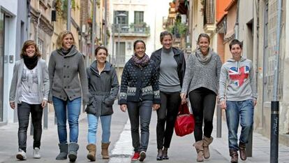 De izquierda a derecha, Lourdes Domínguez, María José Martínez, Nuria Llagostera, Silvia Soler, Garbiñe Muguruza, Laura Pons y Carla Suárez.