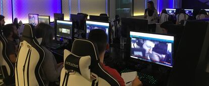 Una sesión de eSports en las instalaciones de Elite Gaming Center (Madrid).