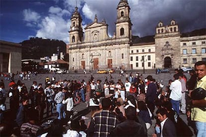 La plaza de Simn Bolivar, en Bogot, Colombia,  uno de los pases con mayor diferencias sociales.