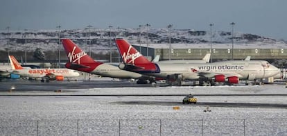 En los aeropuertos de Londres hubo fuertes retrasos y cancelaciones de vuelos