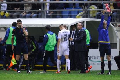 Rafa Benítez, en el Carranza, quita a Cheryshev en el minuto 46.