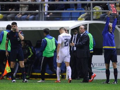 Rafa Benítez, en el Carranza, quita a Cheryshev en el minuto 46.