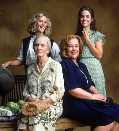 Mary Stuart Masterson, Jessica Tandy, Kathy Bates y Mary-Louise Parker en una imagen publicitaria de 'Tomates verdes fritos'.