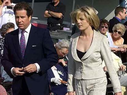 Lord Linley, con su esposa Serena.