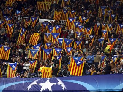 Aficionados del Barça muestran esteladas en un partido de la pasada temporada de la Champions League