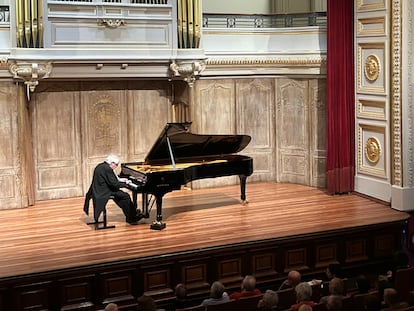 El pianista Grigori Sokolov en la Sociedad Filarmónica de Bilbao el 23 de febrero de 2023.