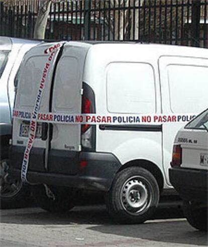 La furgoneta encontrada en Alcalá de Henares.