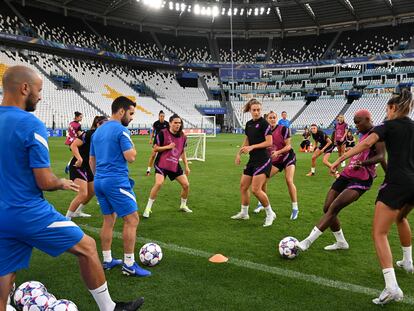 El Barcelona, en el entrenamiento de este viernes en el estadio de la Juventus.