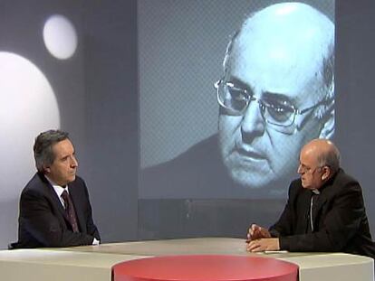 Iñaki Gabilondo y Ricardo Blázquez, durante la entrevista emitida por Cuatro.