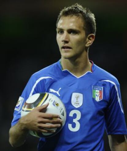 Criscito, durante un partido con Italia.