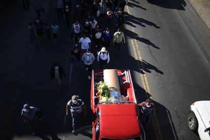 El migrante Daniel Pérez era padre de tres niños. Su despedida tuvo lugar en la parroquia San Sebastián, ubicada en el municipio de El Tejar, en Chimaltenango, Guatemala.