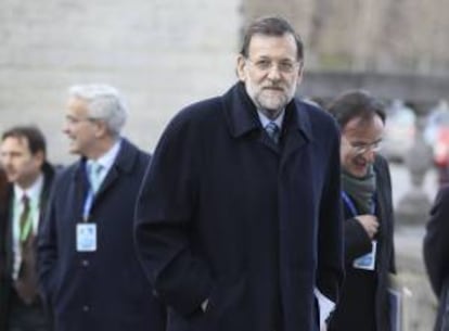 El presidente de Gobierno español, Mariano Rajoy, a su llegada a la reunión del Partido Popular Europeo (PPE) en Bruselas, Bélgica, hoy.