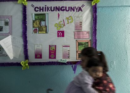 Cartel informativo sobre el chikungunya, su prevención y tratamiento en el hospital de Ocotal.