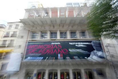 La fachada del madrileño teatro Albéniz.