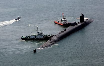 El submarino nuclear estadounidense 'USS Michigan', a su llegada al puerto de Busan, en Corea del Sur, el pasado viernes.