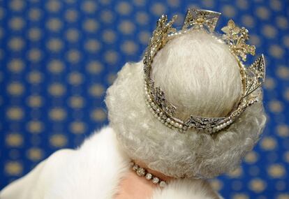 Isabel II luce las jouas de la corona en las grandes ocasiones. La reina es propietaria de una importante colección de tiaras como la que luce en esta imagen.