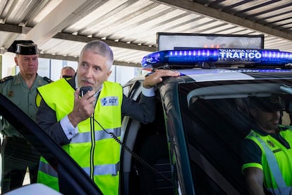 El ministro del Interior, Fernando Grande-Marlaska, durante el mensaje mandado a los agentes de la Agrupación de Tráfico de la Guardia Civil, en una imagen difundida por su departamento.