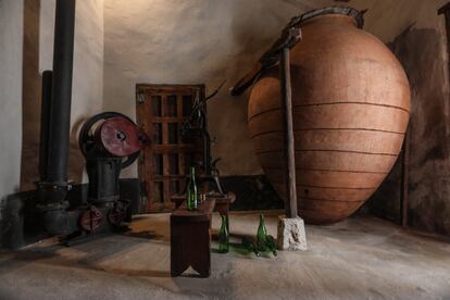 Cata de vinos en la Bodega del Nero de Chinchón.