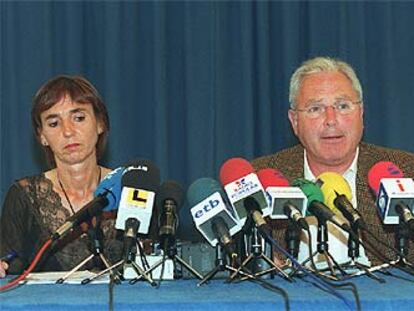 Itziar Lopategi e Inaxio Aguirre, ayer, durante una conferencia de prensa de AuB.