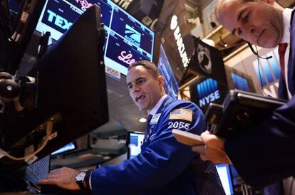 Agentes burs&aacute;tiles en el New York Stock Exchange