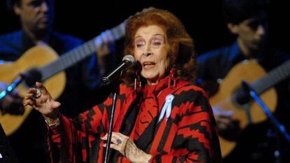 La cantante de tango argentina Nelly Omar falleci&oacute; el viernes pasado a los 102 a&ntilde;os.