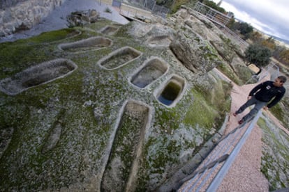 Una imagen de la necrpolis medieval de Sieteiglesias, que ofrece visitas guiadas durante los fines de semana.