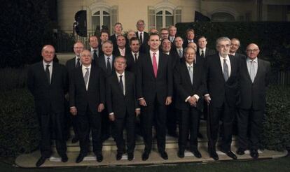 Foto de familia de don Felipe con empresarios catalanes y madrileños en una serie de actos celebrados en Cataluña en febrero de este año.