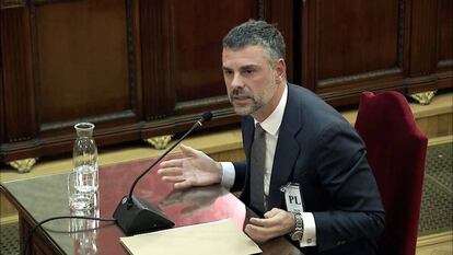 El exconseller de Empresa, Santi Vila, durante su declaración ante el tribunal.