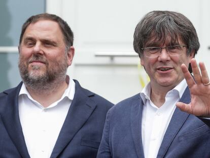 Oriol Junqueras y Carles Puigdemont, en Waterloo (Bélgica) en 2021.