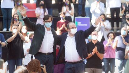 Salvador Illa (izq.) y Miquel Iceta, el pasado septiembre en la fiesta de la Rosa de Gavà (Barcelona).