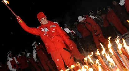 Alonso  realizó un descenso portando una antorcha desde Pradalago, donde había cenado, hasta Madonna de Campiglio.